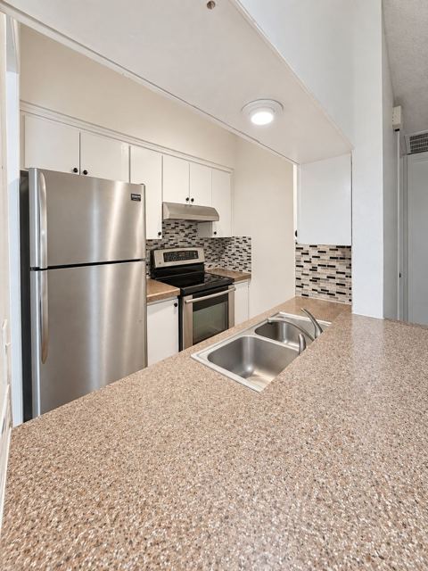 Kitchen from the breakfast bar